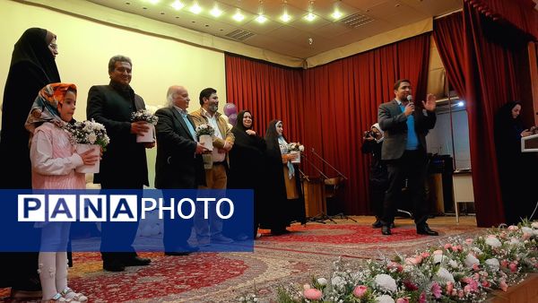 مراسم شب شعر شهدا در کانون مهرتابان نیشابور