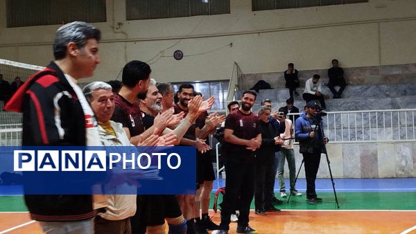 برگزاری اختتامیه مسابقات والیبال کارکنان ادارات و کارخانجات نیشابور 