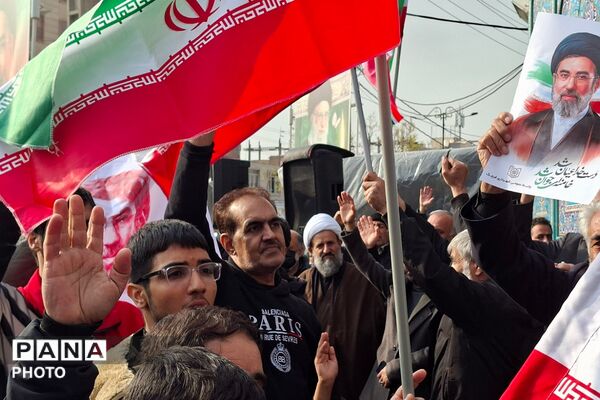 بیعت مردم قرچک با سومین رهبر نظام مقدس جمهوری اسلامی ایران