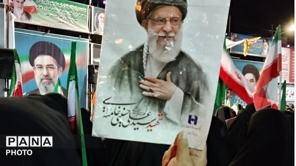 حضور پرصلابت مردم کوهدشت در اجتماع شبانه