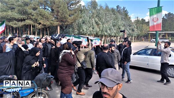 تشییع تابوت های کوچک مهاجر