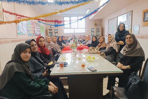 تجلی محبت و قدردانی از زحمات معلمان  در جشن سپاس معلم مدارس شهرستان ملارد 