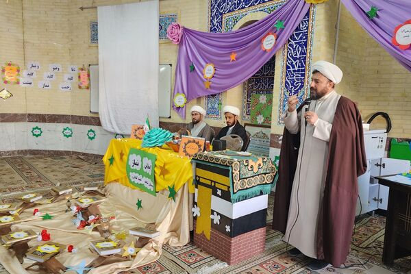 اجلاسیه نماز در دبستان شاهد محمدرضا کشاورز  ناحیه ۳شیراز 