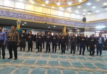 طنین زیارت عاشورا در روز پنجم محرم در اداره‌کل آموزش‌وپرورش فارس