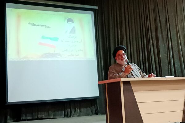 نشست هماهنگی مدیران ورامین برای برگزاری برنامه‌های یوم‌الله ۱۳ آبان