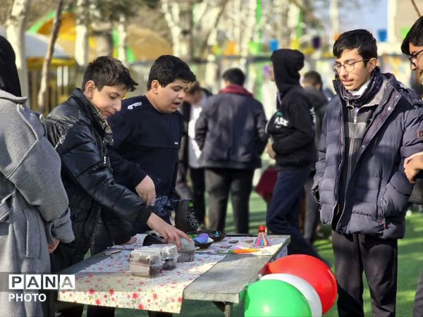 بازارچه کسب‌وکار دانش‌آموزی در دبیرستان بعثت گامی نو در تقویت هوش مالی نوجوانان