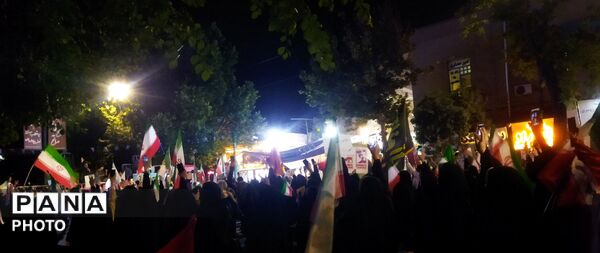 مردم ایران همیشه در سنگر خیابان