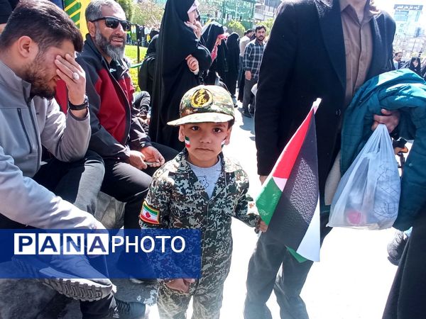 حضور پرشور مشهدی‌ها در راهپیمایی روز قدس؛ فریاد حمایت از فلسطین