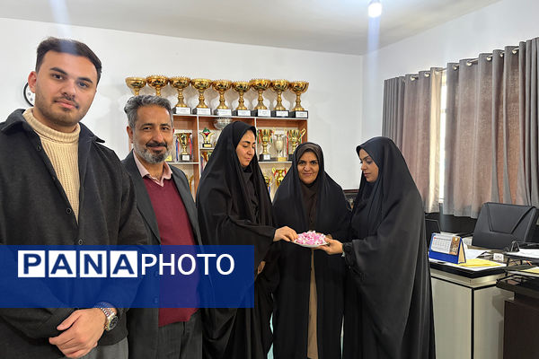 قدردانی از نقش بانوان در عرصه تعلیم و تربیت اسلامشهر