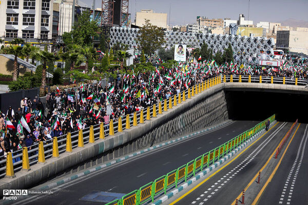 رزمایش دختران «جان‌فدای ایران»