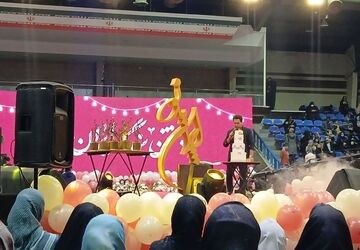 تجلیل از مقام شامخ مادر در آستانه روز زن و مادر