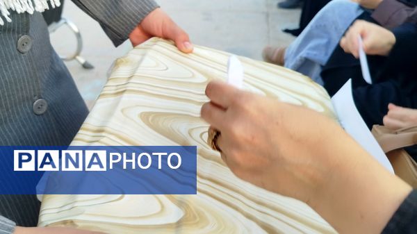 اولین جلسه هم اندیشی اولیا و مربیان در دبیرستان گوهرشاد