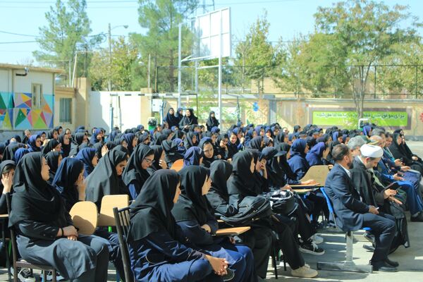 افتتاح دبیرستان نمونه دولتی دخترانه الزهرا در گلبهار