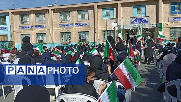 جشن دهه فجر در دبیرستان هاجر بیرجند