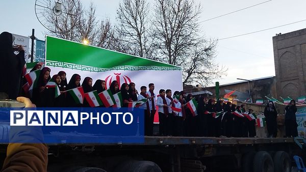 جشن میلاد حضرت مهدی ( عج) و اعیاد شعبانیه در خیابان امام خمینی نیشابور 