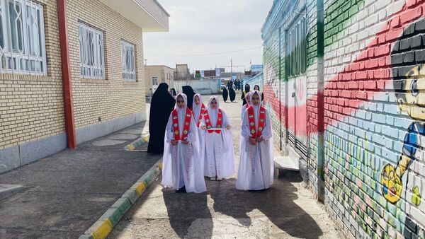 مراسم  یاوران انقلاب و افتتاح نمازخانه خیرساز در دبستان بنیاد برکت باخرز