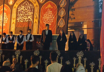 وحدت ملی زیر پرچم امام حسین (ع)