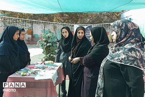 برپایی نمایشگاه «استعداد و هویت یابی» در مدارس ارشاد و دکتر رزمی ناحیه دو شهرری 