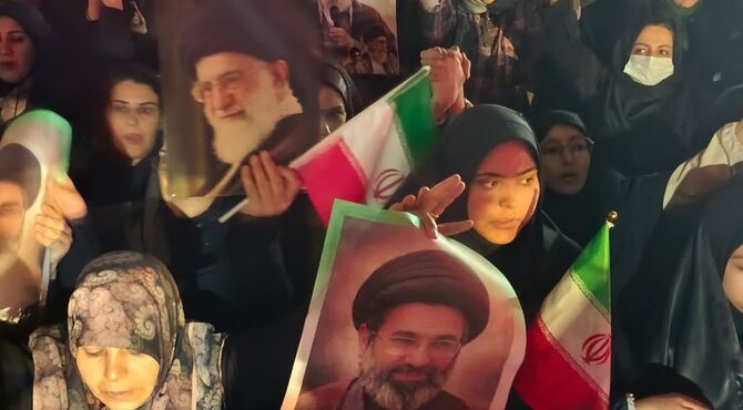 حضور مردم ولایتمدار شهرستان فردیس در راهپیمایی تجدید بیعت با رهبر  انقلاب