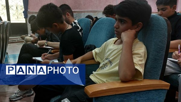 محفل مشاعره و توفان واژه‌ها در تهران