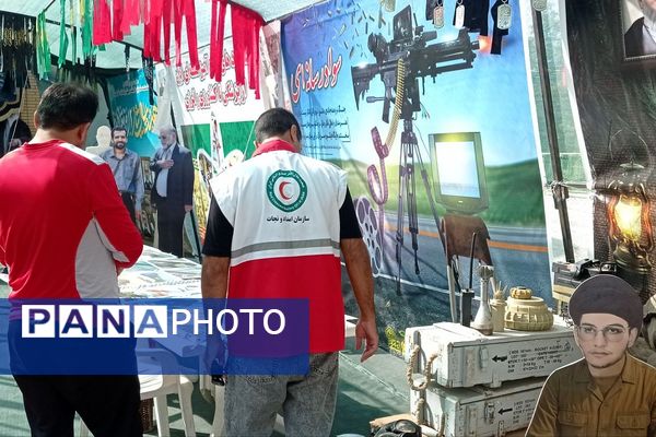 رژه اقتدار هلال‌احمری‌ها در شهرستان پیشوا به مناسبت هفته دفاع مقدس