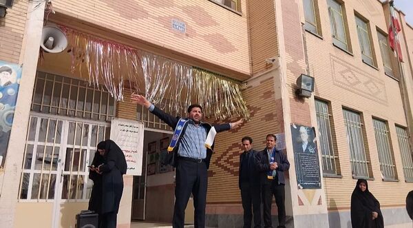 بازدید مسئولان سازمان دانش‌آموزی آذربایجان شرقی از مدارس تمام تشکیلاتی اهر