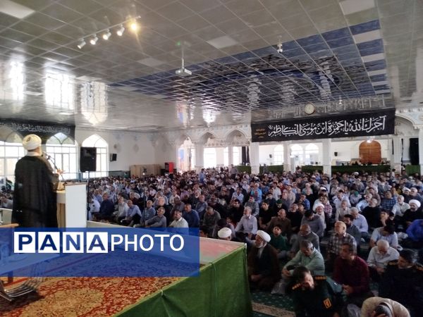 نماز جمعه شهرستان کاشمر با حضور پر رنگ مردم برگزار شد 