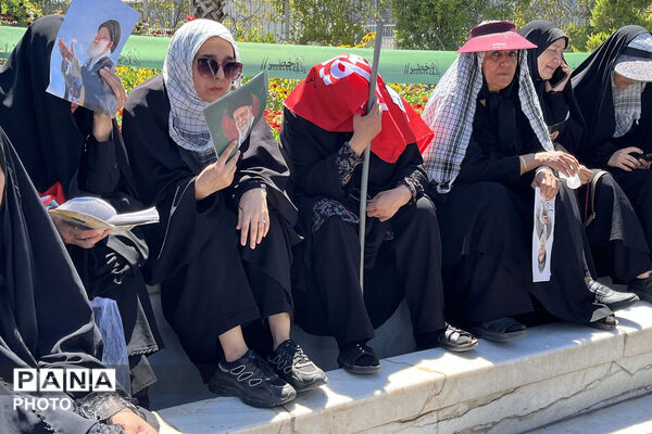 مشهد در سوگ؛ بدرقه باشکوه رهبر شهید انقلاب در جوار بارگاه رضوی