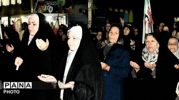 تا پای جان پای ایران می‌مانیم