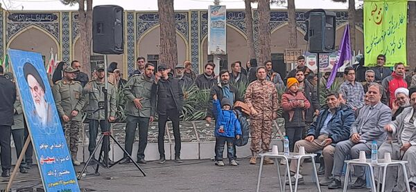  غبارروبی مزار شهدا در نیشابور 