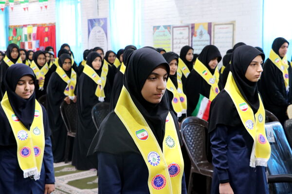 همایش یاوران انقلاب دانش‌آموزان مدارس عشایری شهرستان‌ جیرفت 