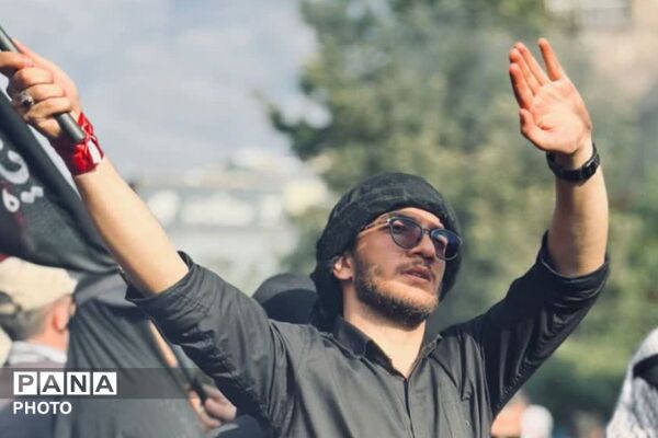 وقتی ایران، آسمان را به آغوش کشید