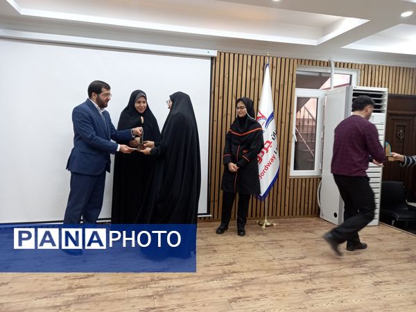 مراسم تقدیر از برگزیدگان مسابقات فرهنگی هنری و قرآن و عترت 