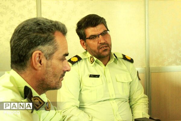 دیدار پلیس، برای یک «خسته نباشید»