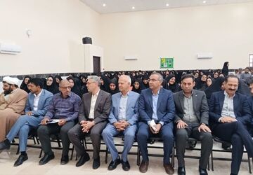 جلسه مدیران مدارس بم پیرامون مسائل مالی با حضور مسئولان مالی اداره‌کل آموزش و پرورش