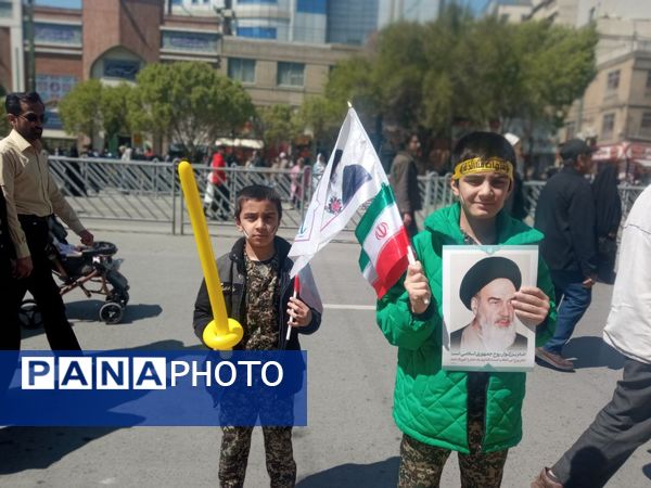 حضور پرشور مشهدی‌ها در راهپیمایی روز قدس؛ فریاد حمایت از فلسطین