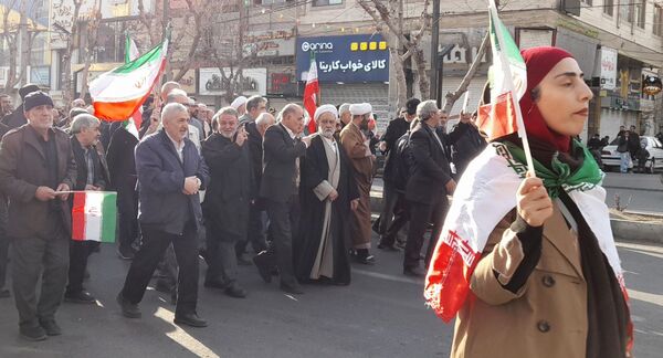 اجتماع بزرگ مردم فردیس همزمان با سراسر کشور در راهپیمایی 22 دی