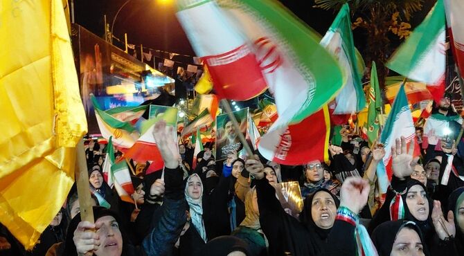  کشور ایران هرگز تسلیم آمریکا نمی‌شود