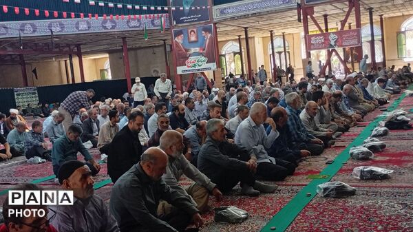 نماز جمعه ملایر؛ شکوه حضور مردم در کنار مسئولان