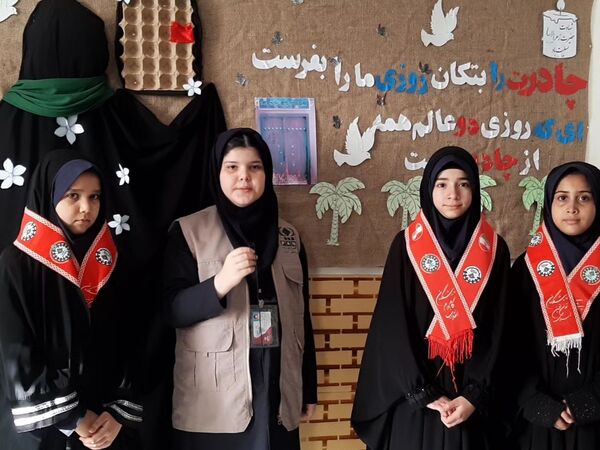 سوگواری همراه با شور و عشق فاطمی و پویش نذر کتاب در مدرسه شهید جواهری دو 