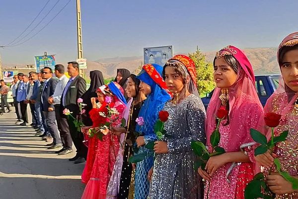 استقبال گرم و پرشوره مردم باشت از دکتر تاجگردون