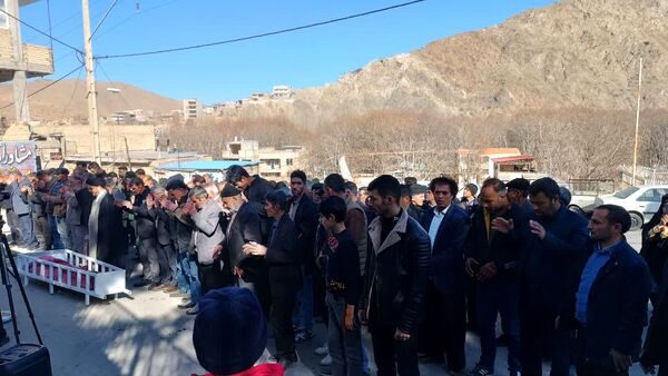 تشییع مادر شهید روستای یاسه چای با حضور گسترده مردم