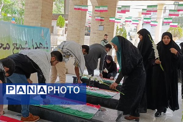 غبارروبی مزار شهدای رودهن توسط فرهنگیان و دانش‌آموزان دبیرستان ابن‌سینا