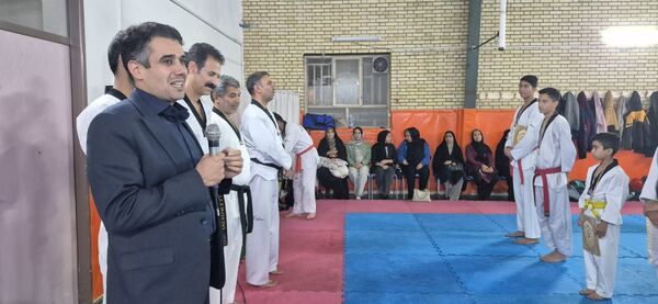 مراسم تجلیل قهرمانان تکواندوی استان خراسان رضوی از باشگاه دلاوران در کاشمر