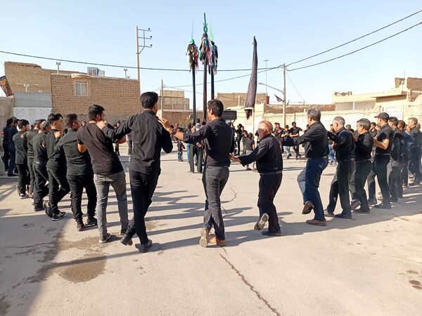 آیین سنتی"حسن - حسین"در روز اربعین حسینی در خلیل آباد