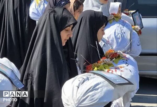 تشییع نمادین دانش‌آموزان میناب در بندرگز