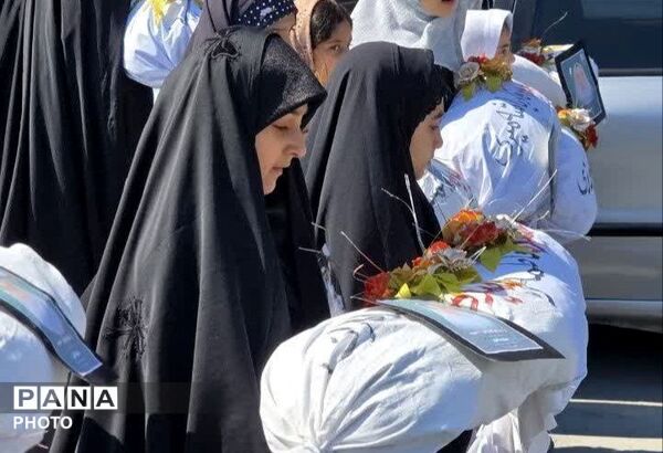 تشییع نمادین دانش‌آموزان میناب در بندرگز
