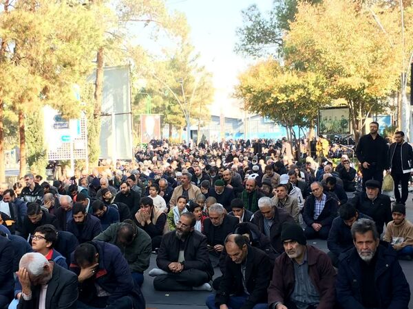 اقامه نماز باران در گلستان شهدا اصفهان به امامت  حضرت آیت‌ الله مهدوی