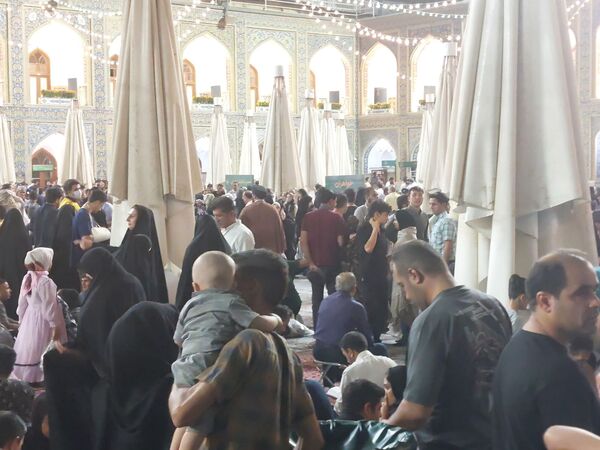 شکوه و سرور در بارگاه منور رضوی در شب ولادت پیامبر اعظم(ص)