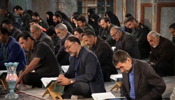 آیین ملی جزء خوانی سحرگاهی قرآن کریم در حرم مطهر حضرت محمد هلال بن علی(ع) 